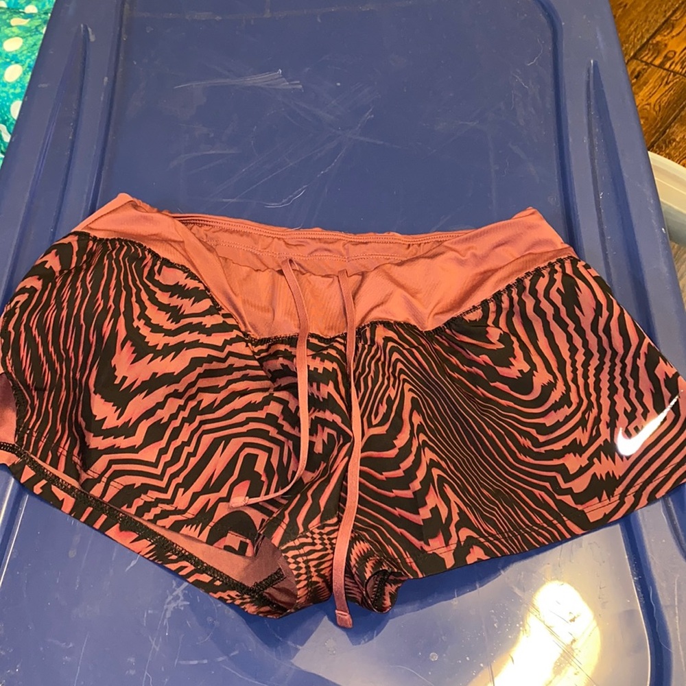 Nike dry fit size small women’s shorts short